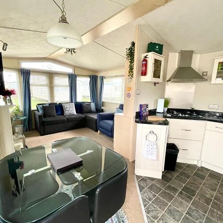 Modern Holiday Home #Skipsea Sands Static Hire Экстерьер фото