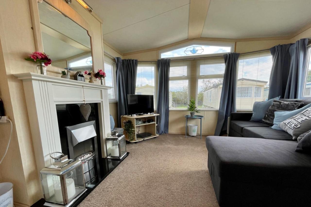 Modern Holiday Home #Skipsea Sands Static Hire Экстерьер фото