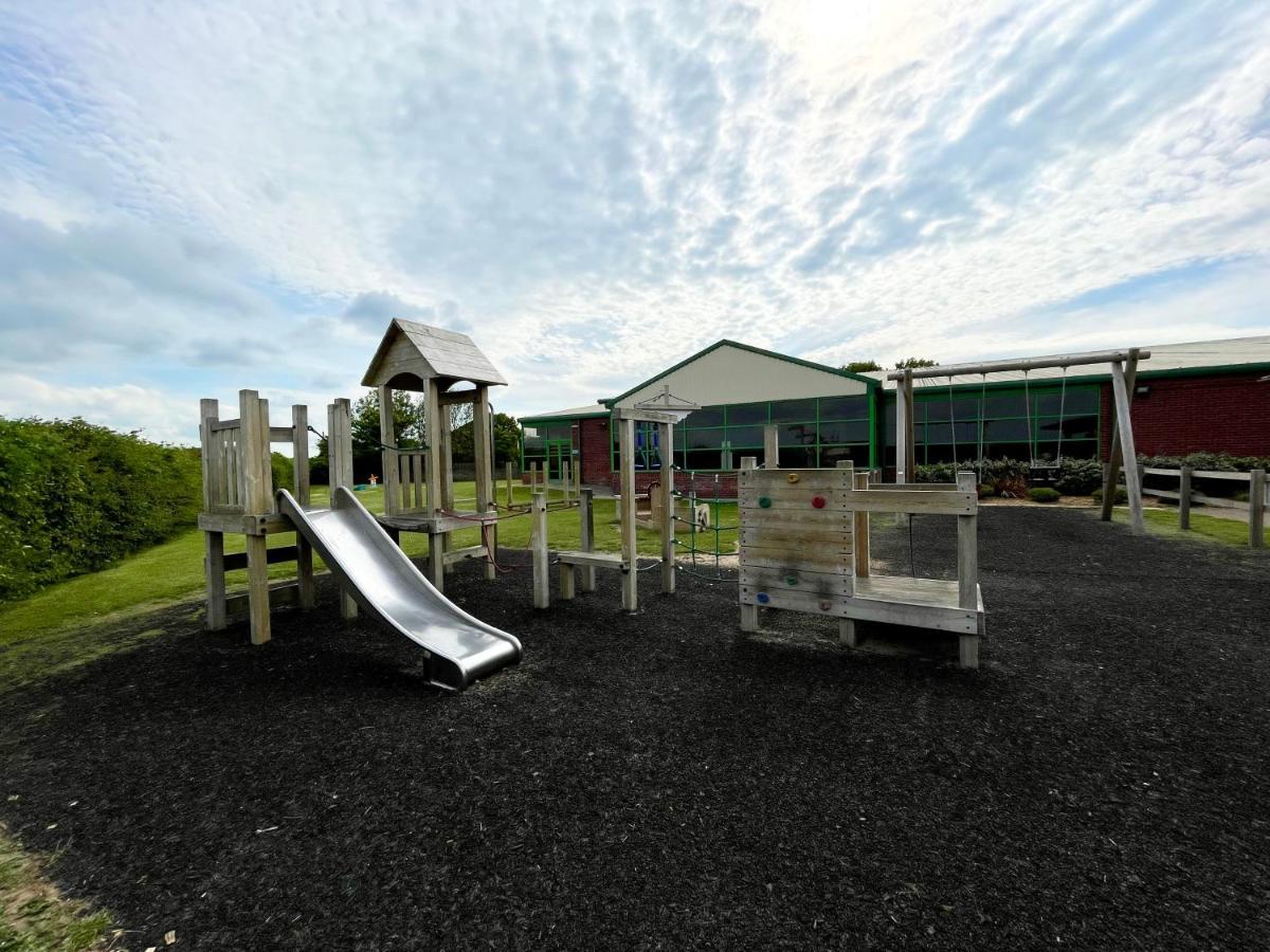 Modern Holiday Home #Skipsea Sands Static Hire Экстерьер фото