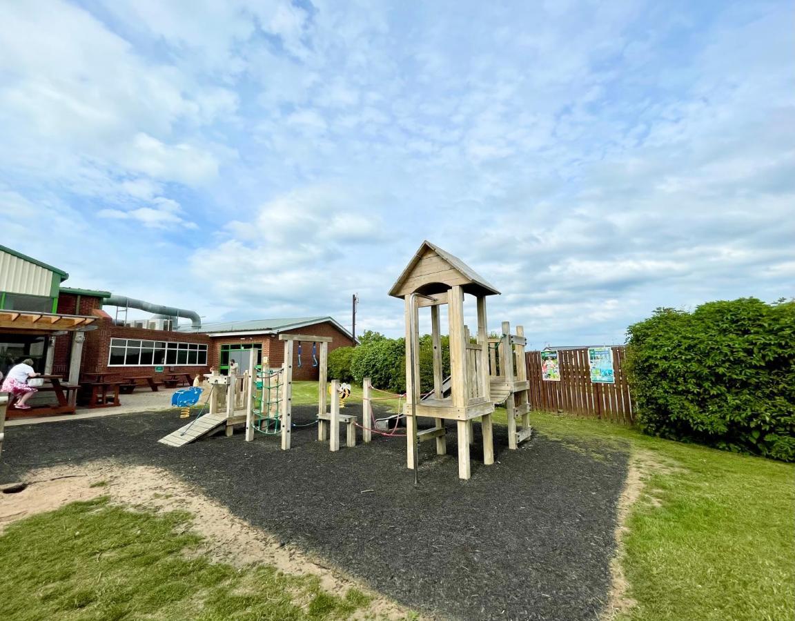 Modern Holiday Home #Skipsea Sands Static Hire Экстерьер фото